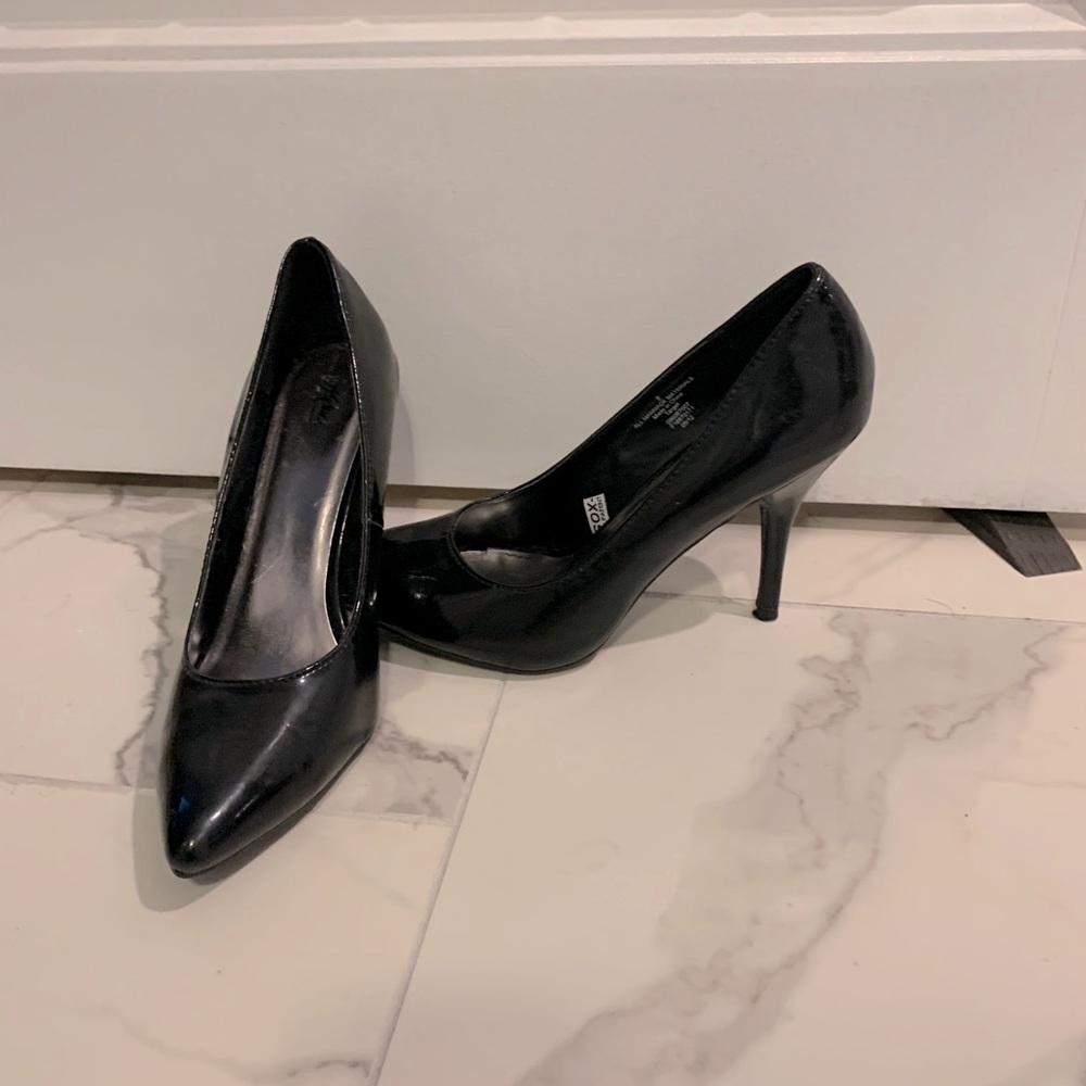 Mossimo patent pumps